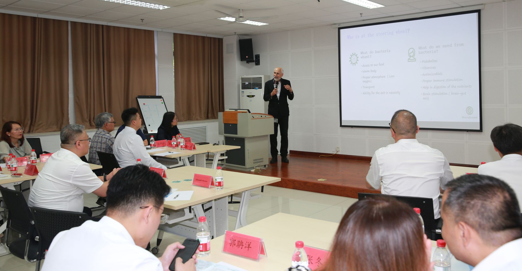 俄羅斯科學院院士亞歷山大·蘇沃洛夫受聘濟南大學榮譽教授，共探生物制劑研發新篇章